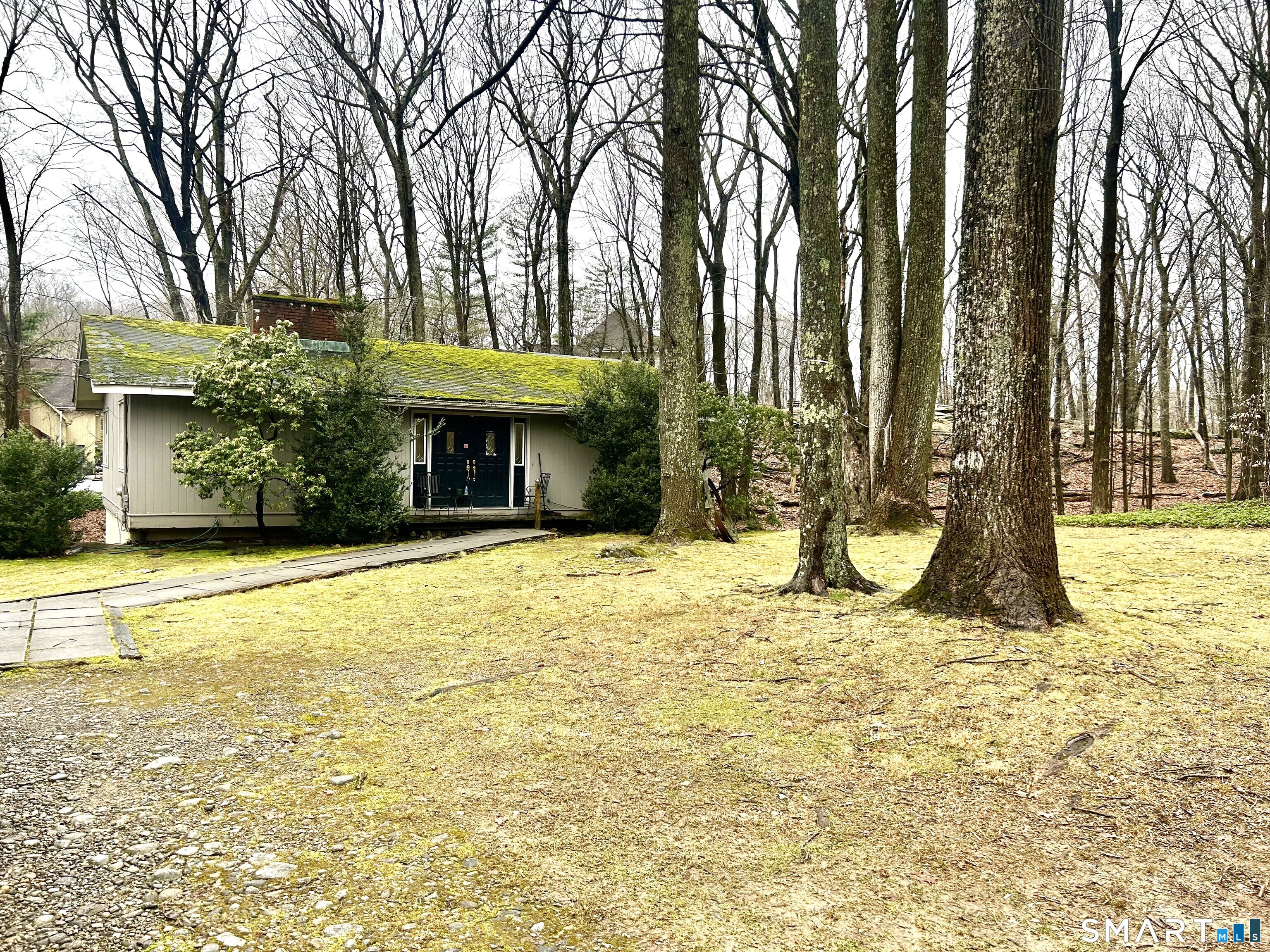25 Lords Highway East, Weston, CT 06883 | For Sale at $519,000
