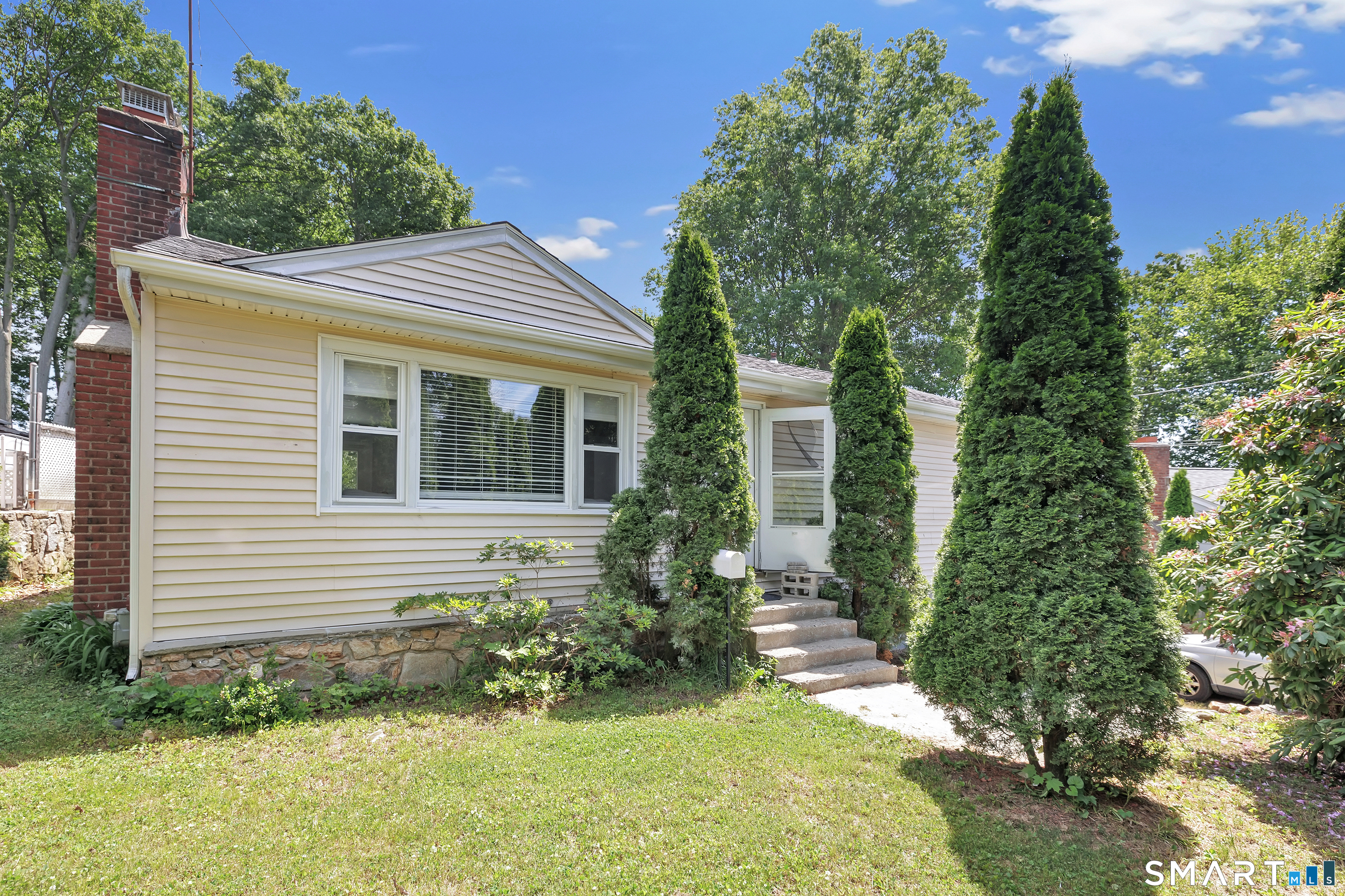 276 Griffin Avenue, Bridgeport, CT 06606 | For Sale at $489,900