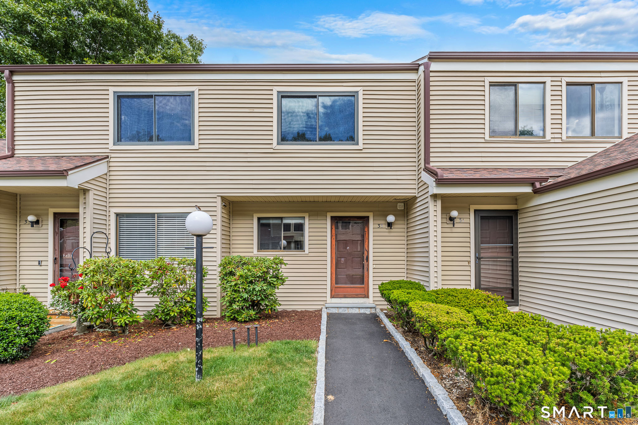 33 Deer Run, 33, Bethel, CT 06801 | For Sale at $320,000