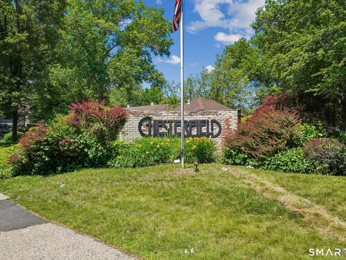  townhouse condo for sale located at 2289 Bedford Street, i1, Stamford, CT 06905