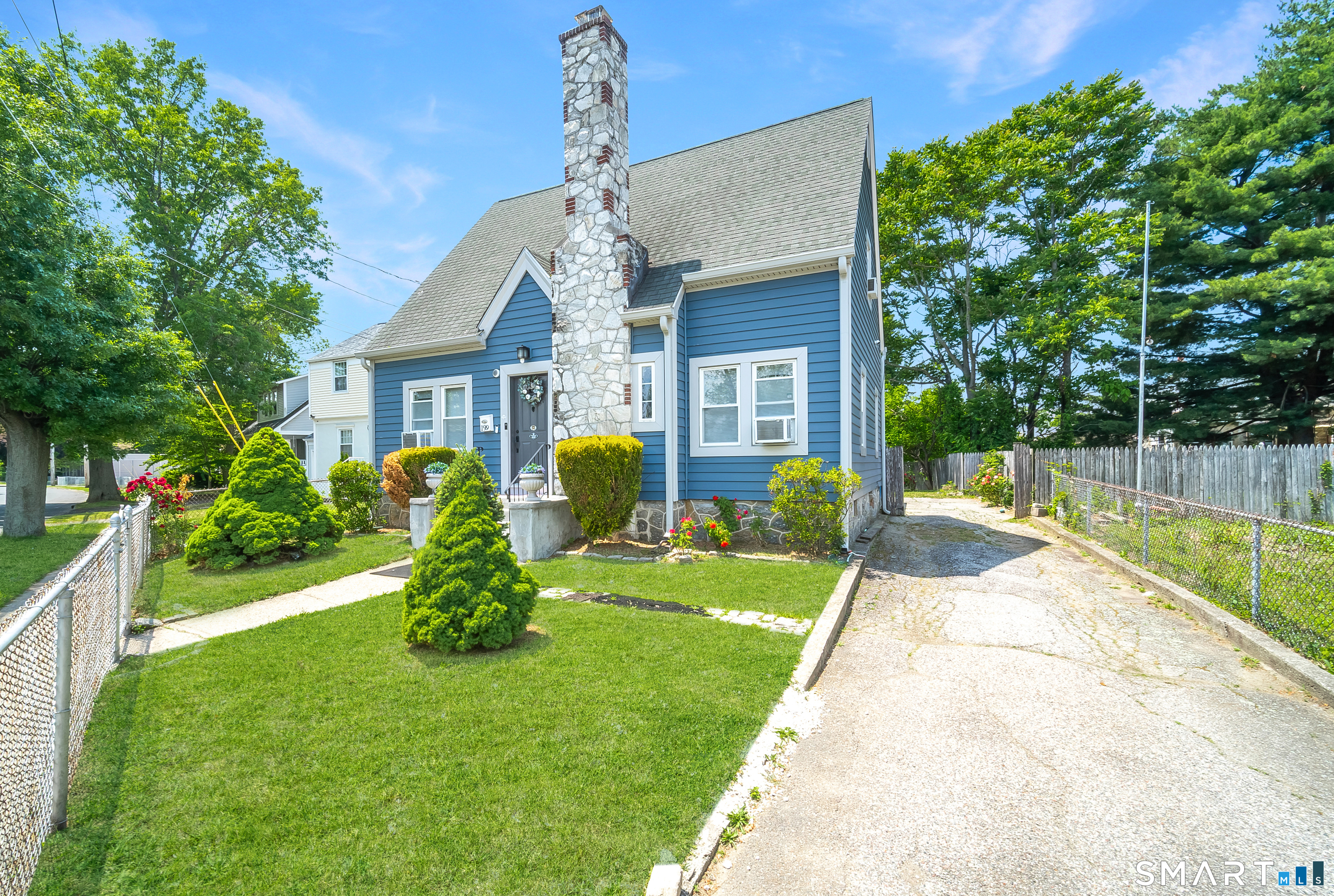 199 Woodend Road, Stratford, CT 06615 | For Sale at $399,900