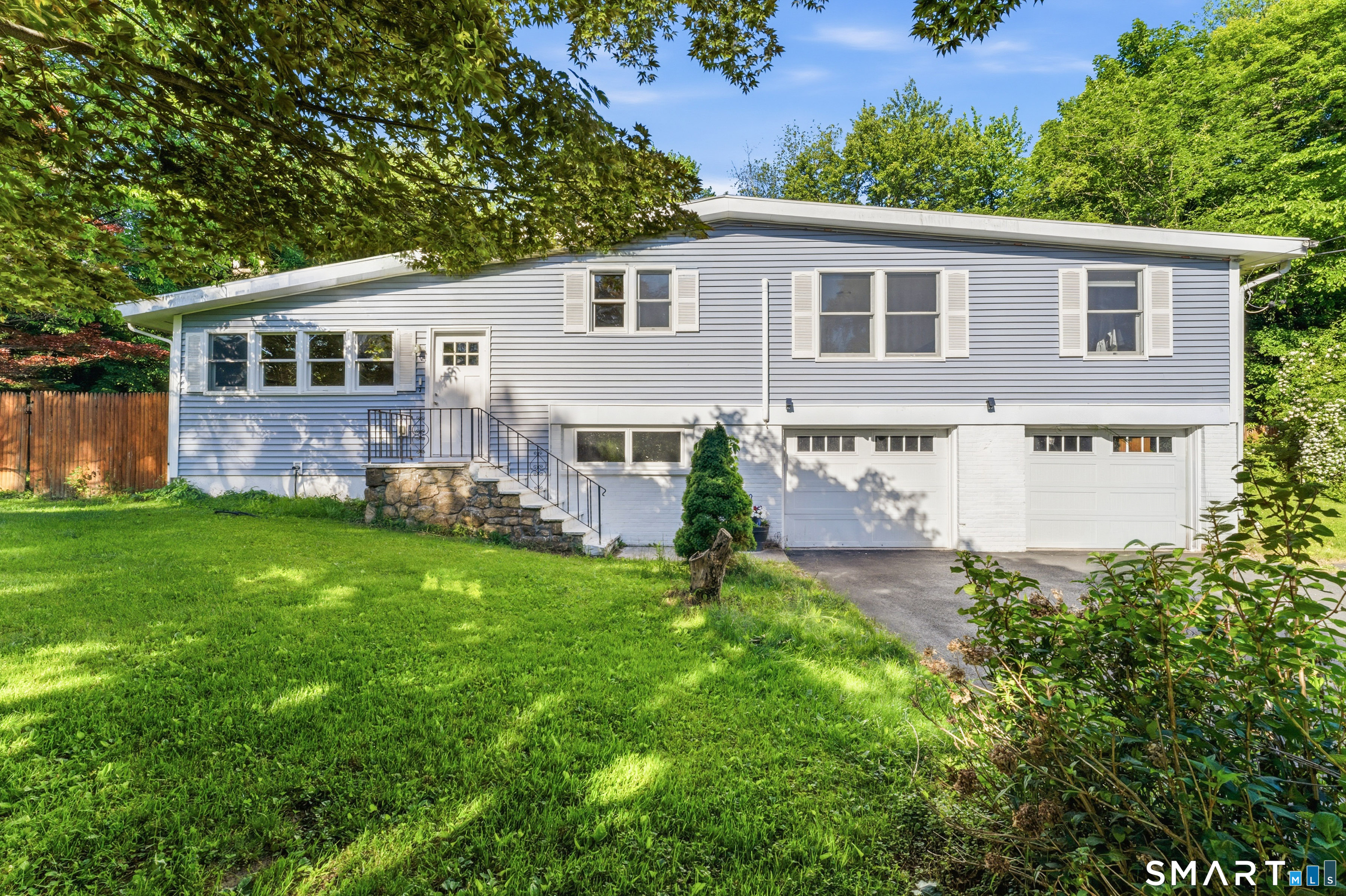 21 North Pleasant Rise, Brookfield, CT 06804 | For Sale at $550,000