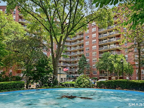 condo home for sale located at 71 Strawberry Hill Avenue, 909, Stamford, CT 06902