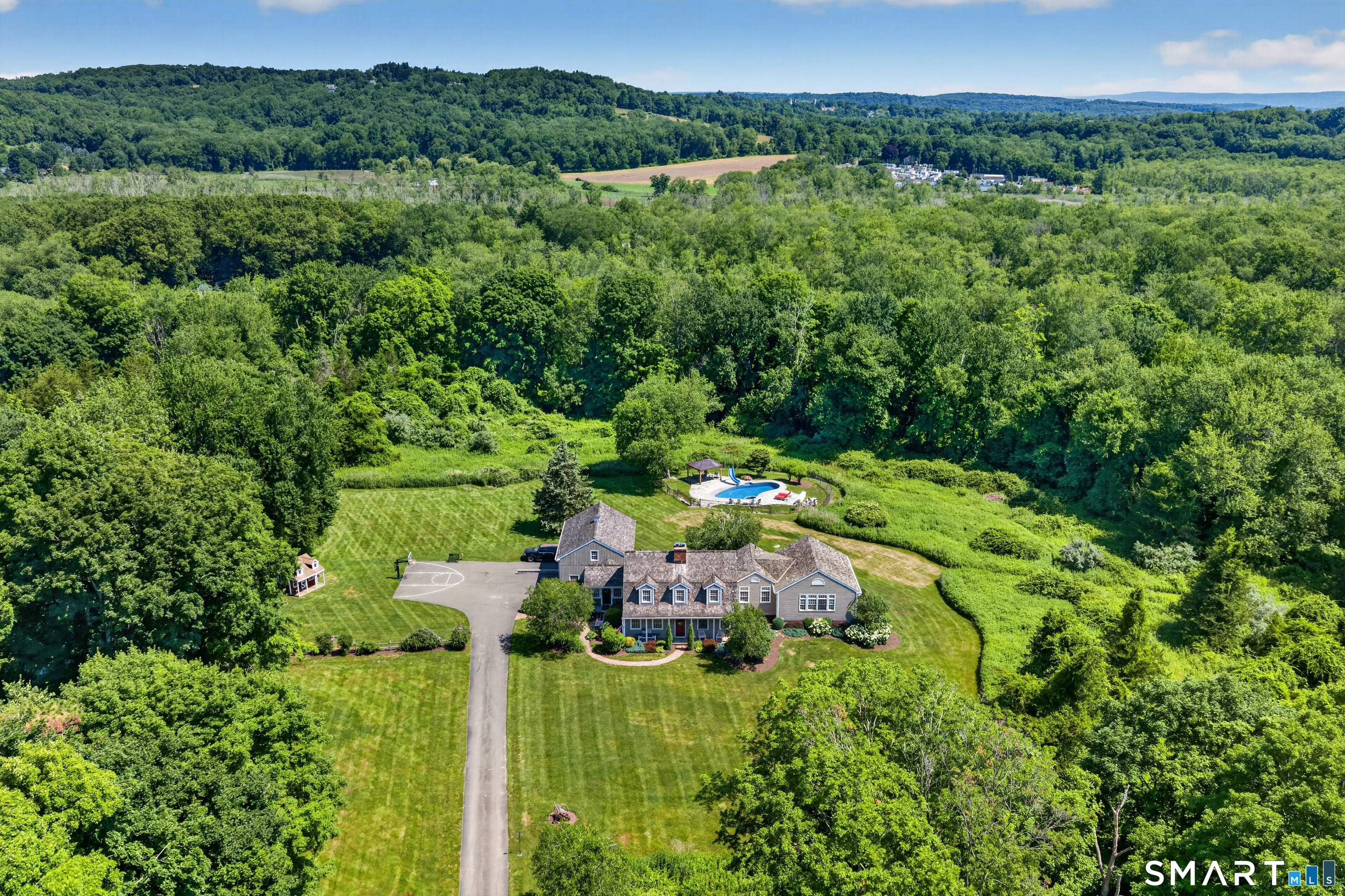 20 Head Of Meadow Road, Newtown, CT 06470 | For Sale at $1,350,000