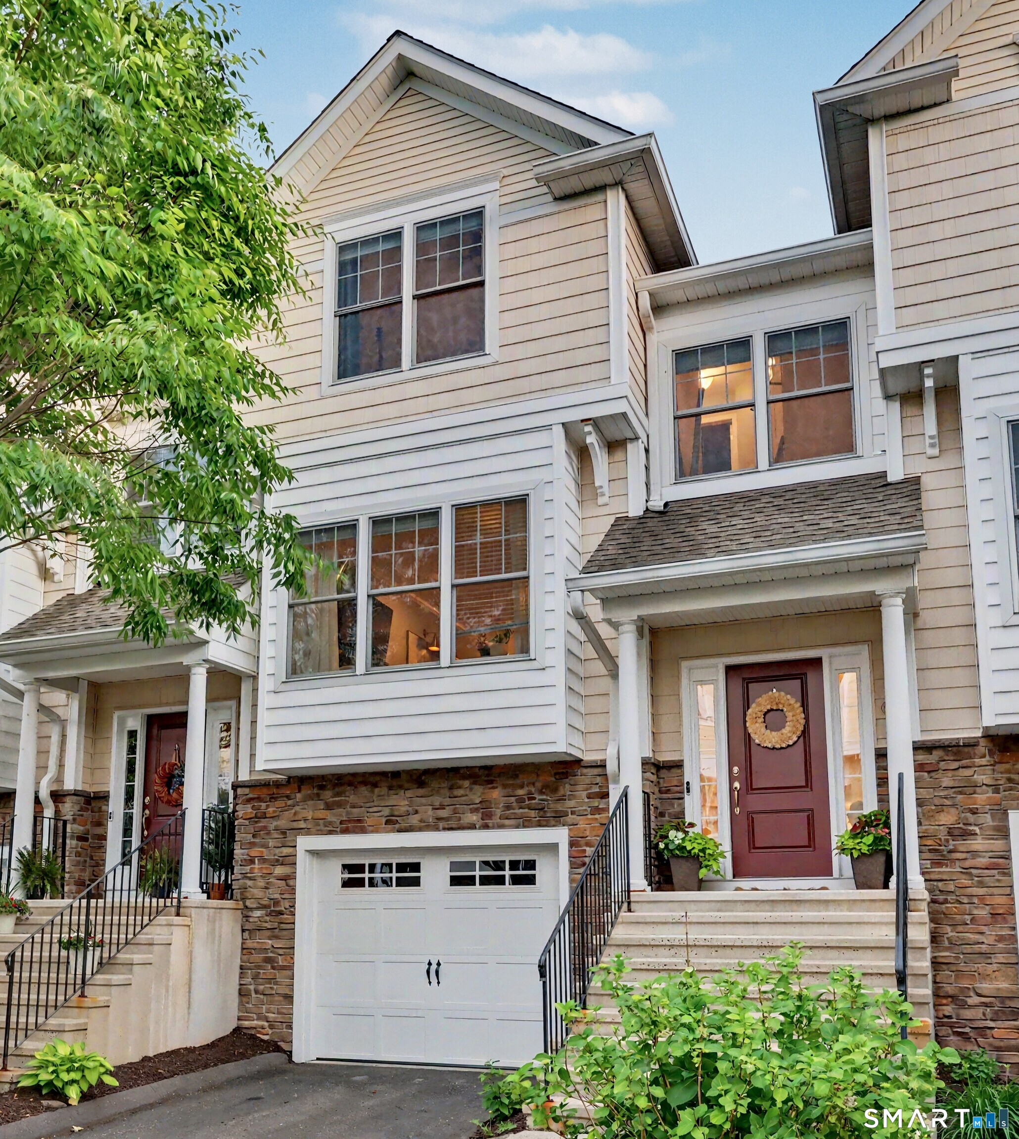 602 Woodland Hills Drive, 602, Trumbull, CT 06611 | For Sale at $485,000