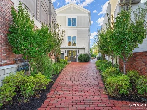  condo home for sale located at 304 Gramercy Park, New Canaan, CT 06840