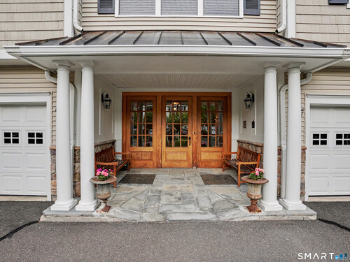  condo home for sale located at 49 Jo Al Court, 49, Newtown, CT 06470