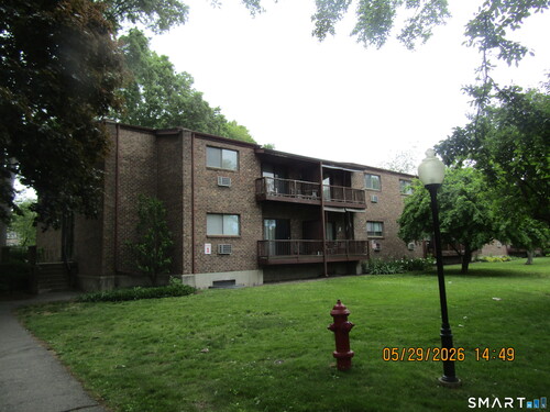 condo home for sale located at 235 Henry Avenue, 12j, Stratford, CT 06614