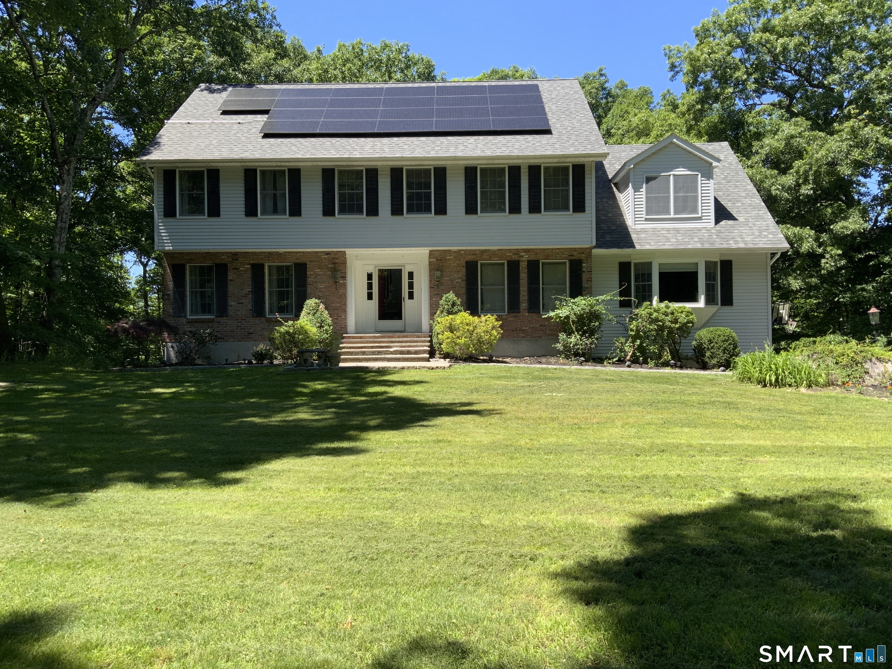 18 Hickory Lane, New Fairfield, CT 06812 | For Sale at $799,999
