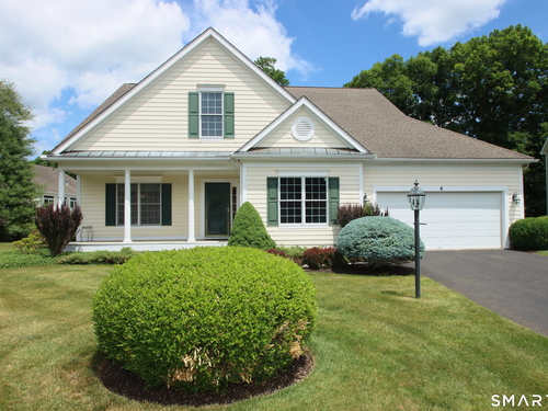  condo home for sale located at 6 Carriage House Lane, 6, Brookfield, CT 06804