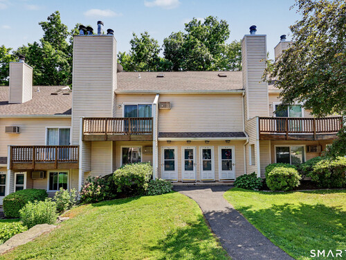  condo home for sale located at 8 Rose Lane, 24-7, Danbury, CT 06811
