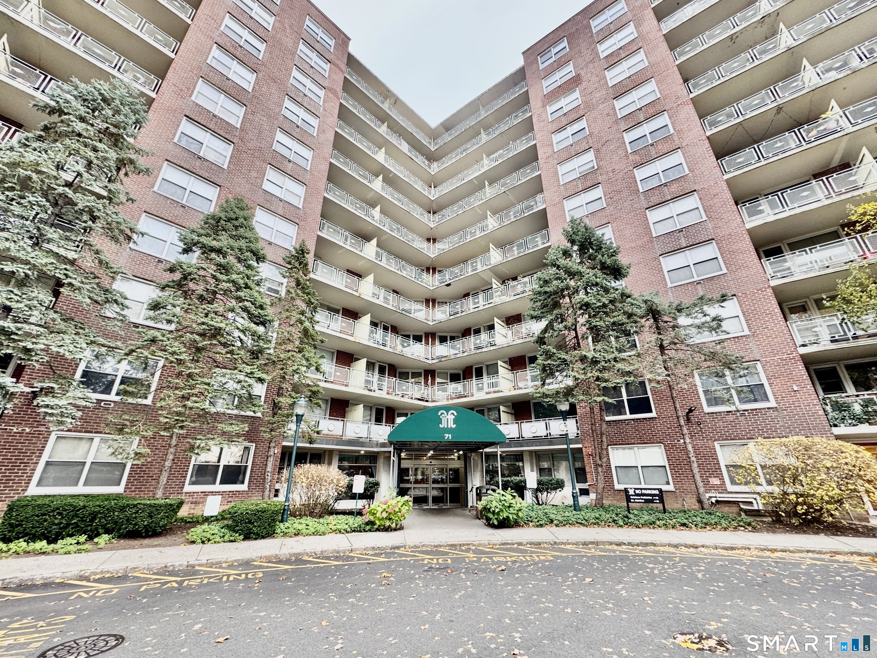 71 Strawberry Hill Avenue, 421, Stamford, CT 06902 | For Sale at $295,000