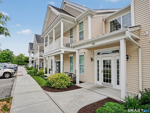  condo home for sale located at 104 Center Meadow Lane, 104, Danbury, CT 06810
