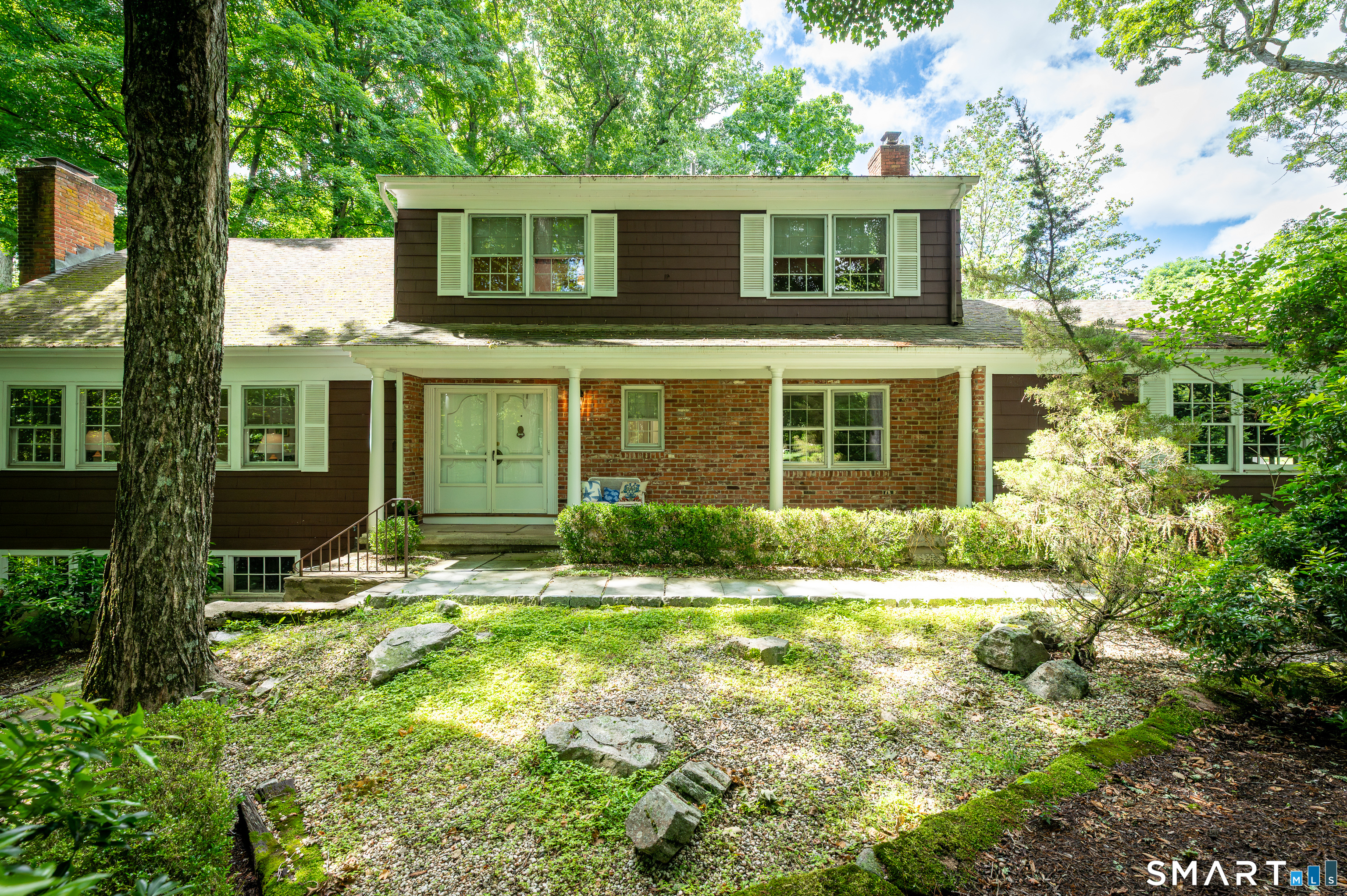 20 Round Hill Drive, Stamford, CT 06903 | For Sale at $1,050,000