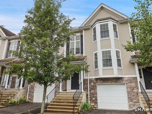  townhouse condo for sale located at 1505 Sienna Drive, 1505, Danbury, CT 06810