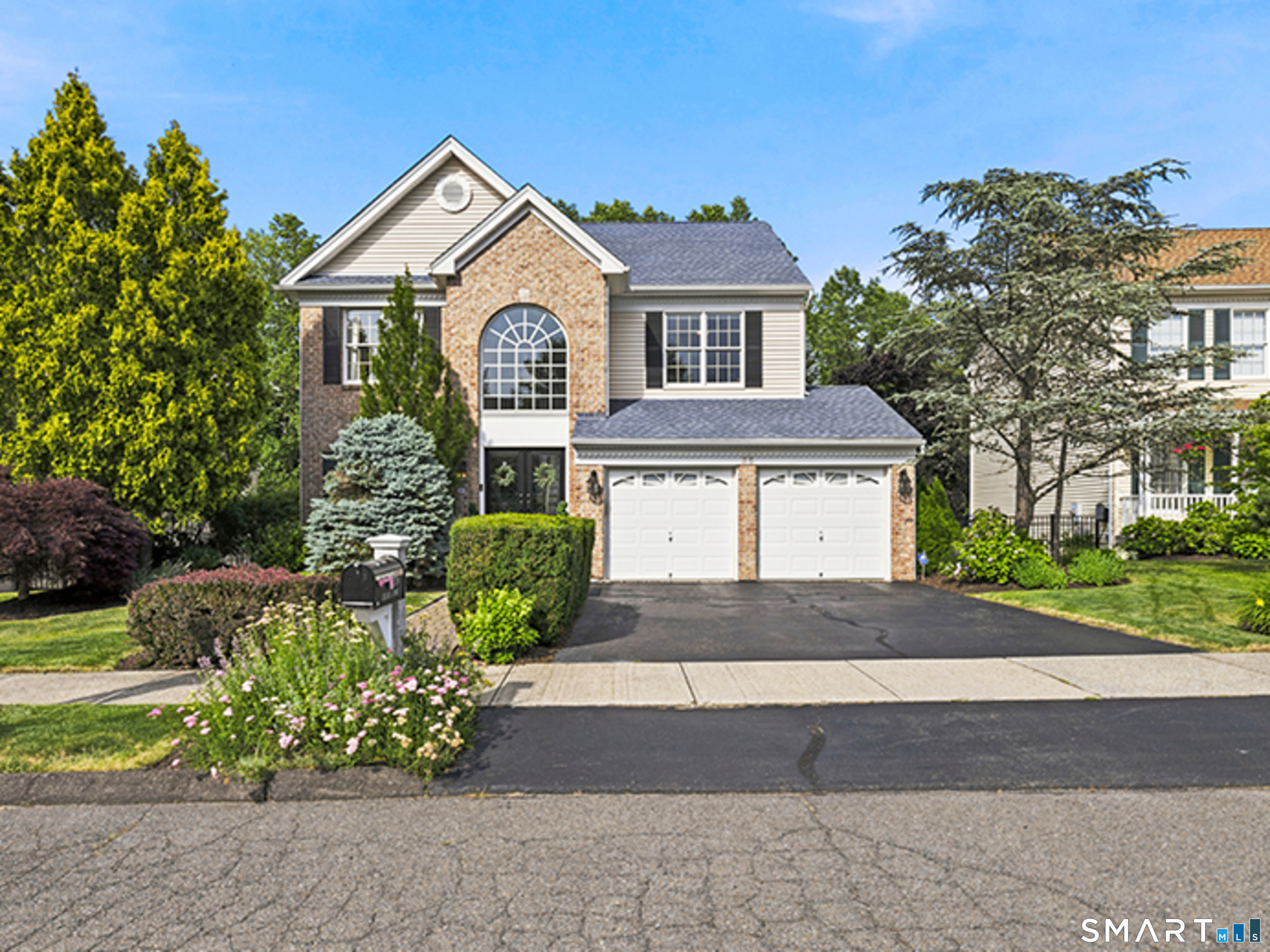 35 Lilac Lane, Danbury, CT 06810 | For Sale at $785,000
