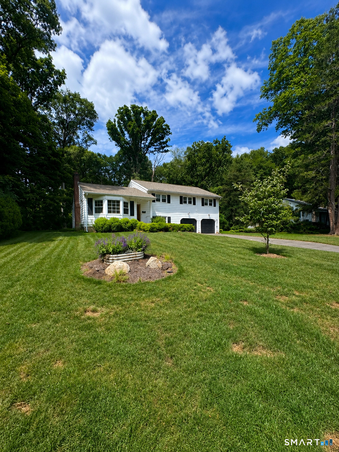 122 Berrian Road, Stamford, CT 06905 | For Sale at $949,000
