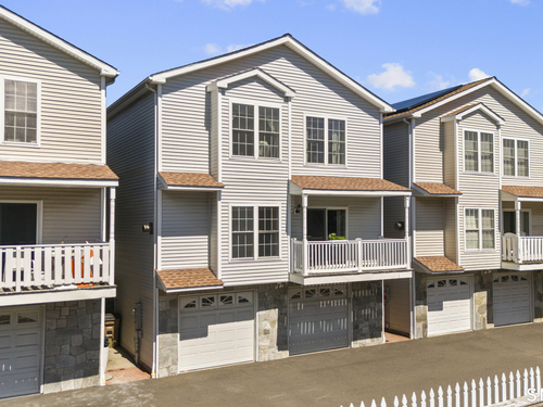  townhouse condo for sale located at 42 Highland Road, 6, Stamford, CT 06902