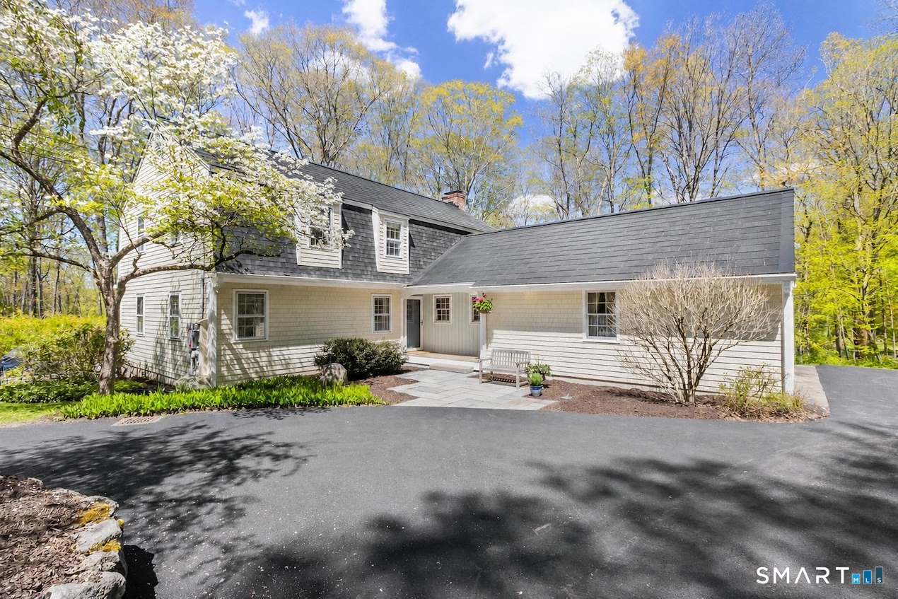 12 Mountain View Drive, Weston, CT 06883 | Sold at $1,213,000