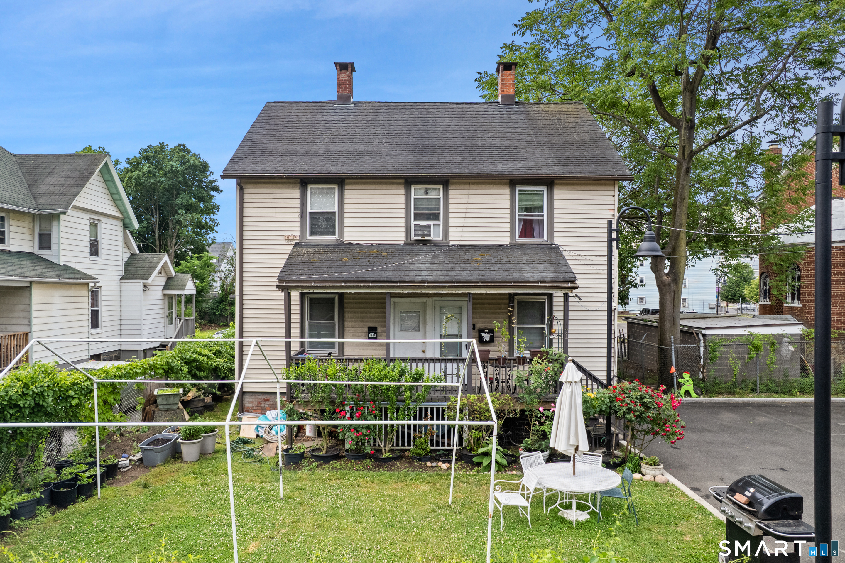 171 Henry Street, Stamford, CT 06902 | For Sale at $799,000