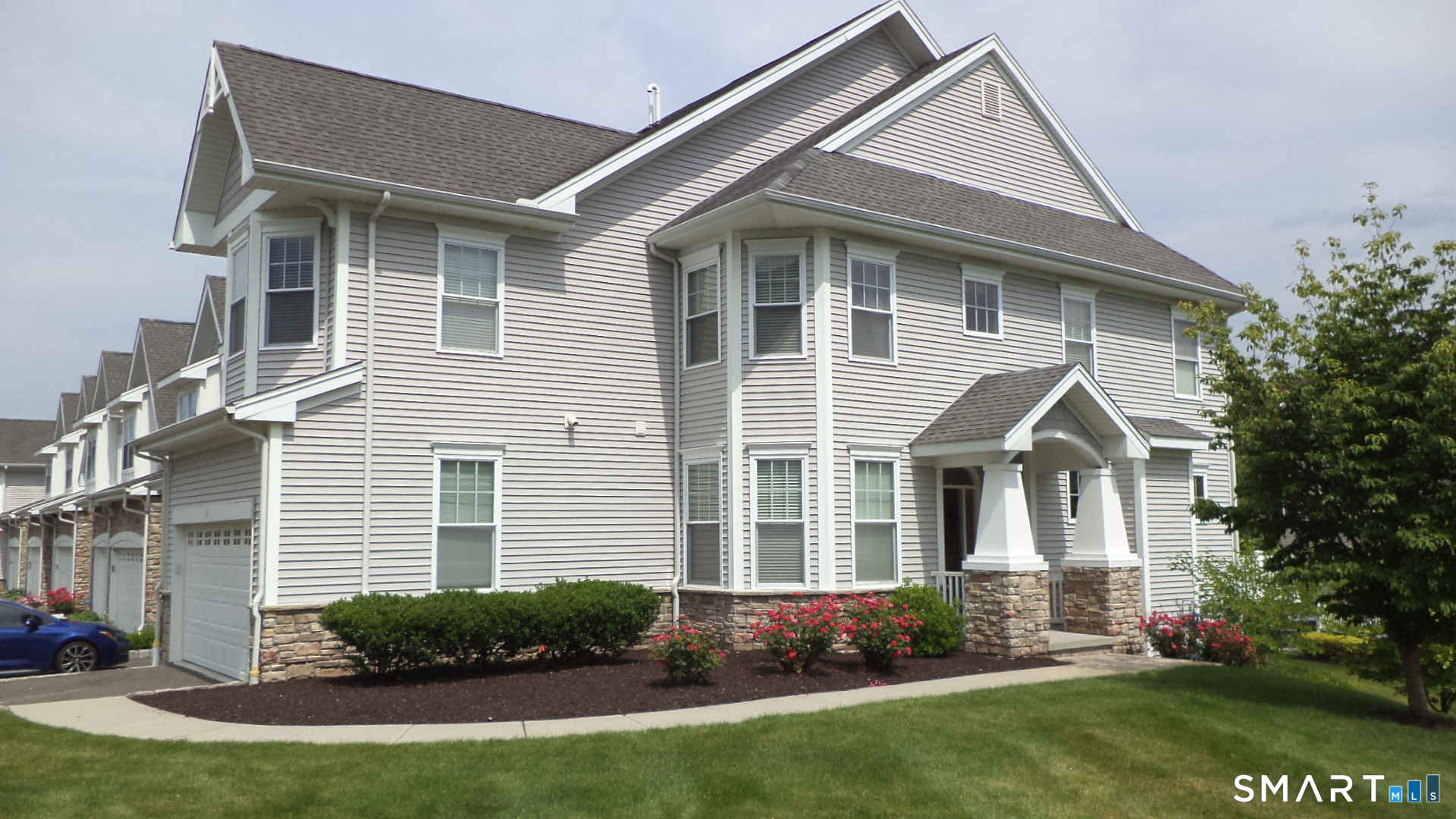 8 Sampson Terrace, 8, Danbury, CT 06810 | For Sale at $609,000