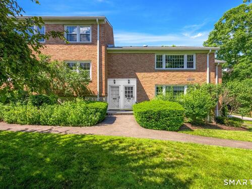  townhouse condo for sale located at 84 Heritage Hill Road, 84, New Canaan, CT 06840