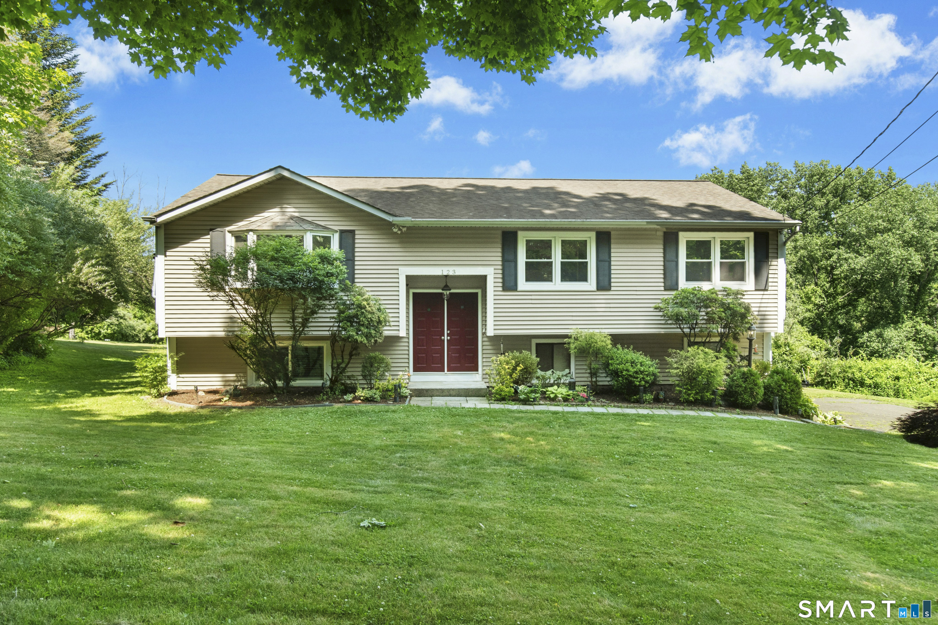 123 Briar Ridge Road, Danbury, CT 06810 | For Sale at $535,000