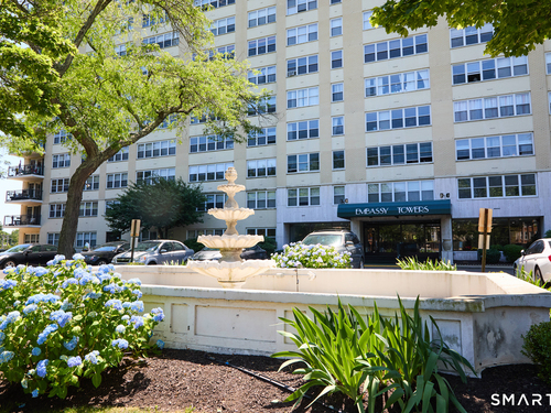  condo home for sale located at 2625 Park Avenue, 7s, Bridgeport, CT 06604