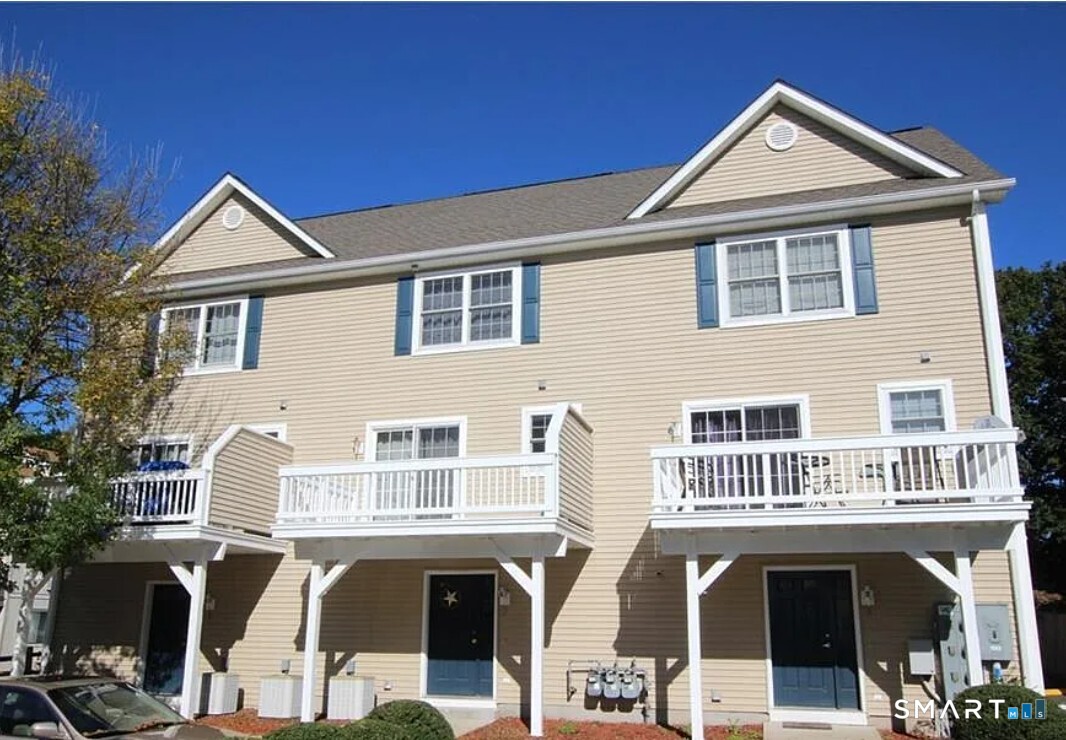 29 Town Hill Avenue, 7, Danbury, CT 06810 | For Sale at $384,500