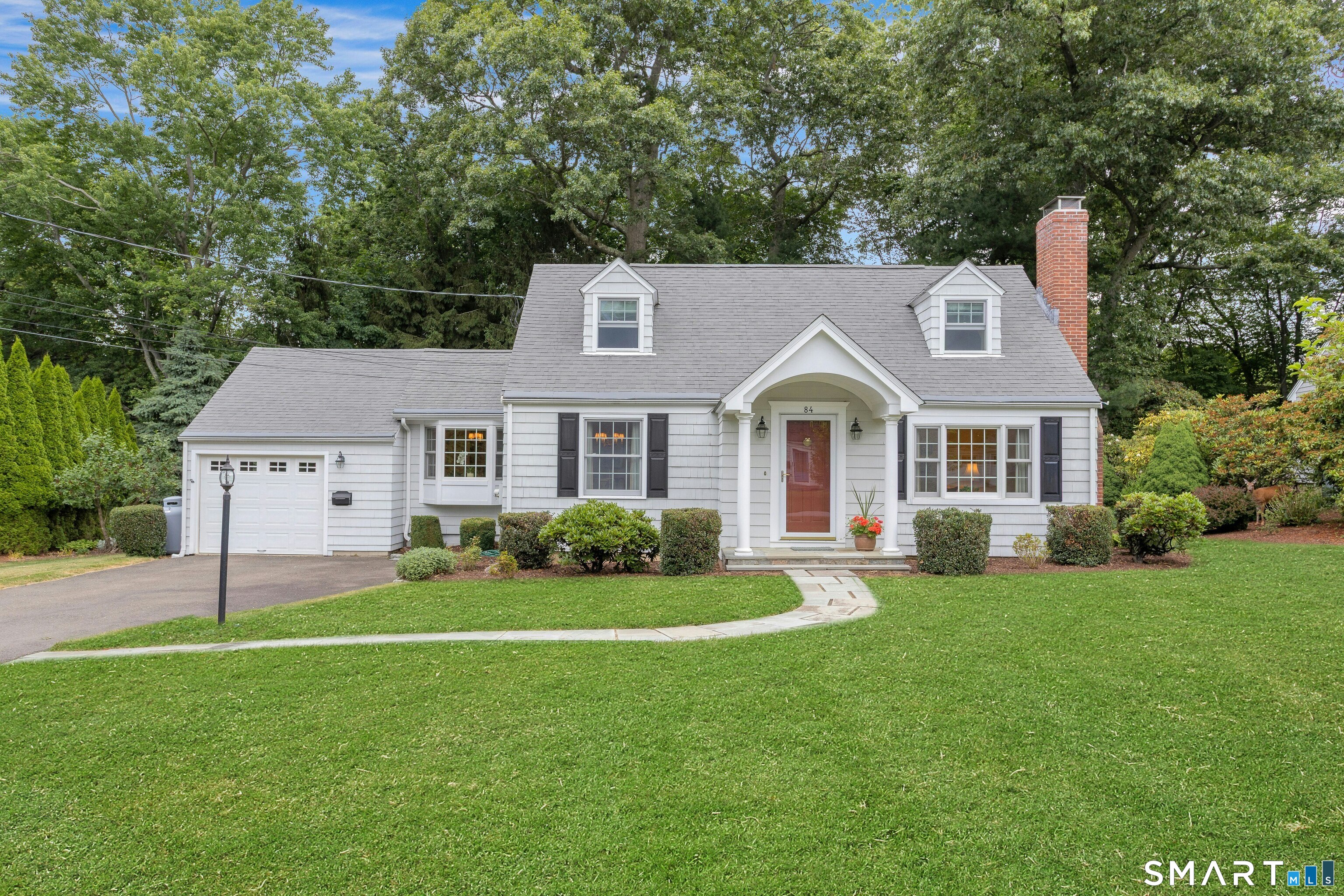 84 University Drive, Fairfield, CT 06824 | For Sale at $979,000