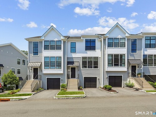  townhouse condo for sale located at 21 Brentwood Circle, Danbury, CT 06810