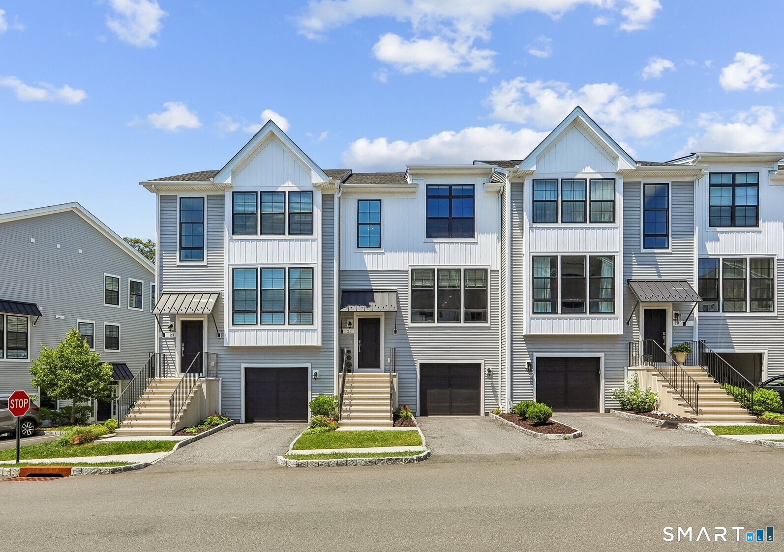 21 Brentwood Circle, Danbury, CT 06810 | For Sale at $739,000