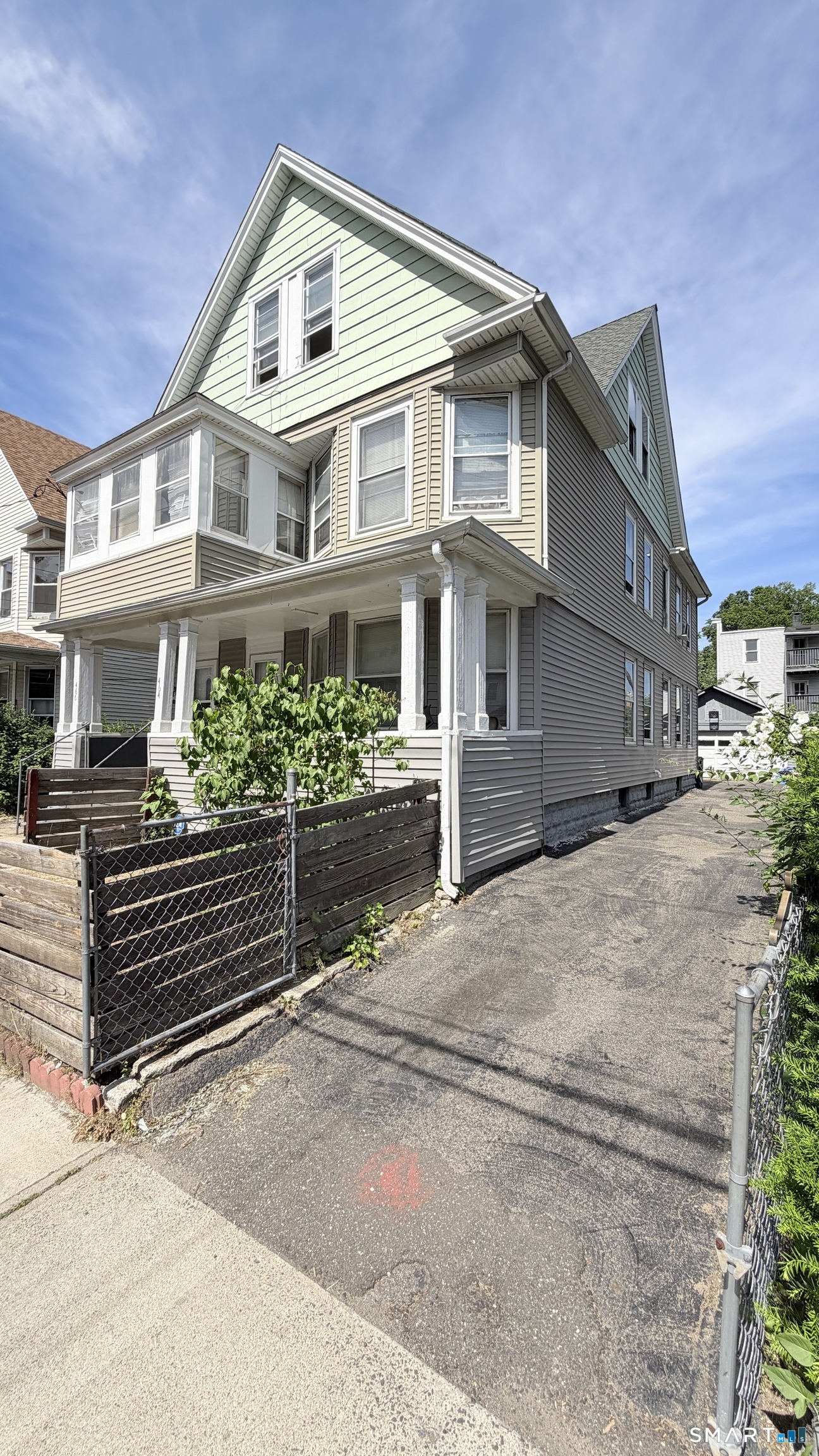 464-466 Hollister Avenue, Bridgeport, CT 06607 | For Sale at $699,900
