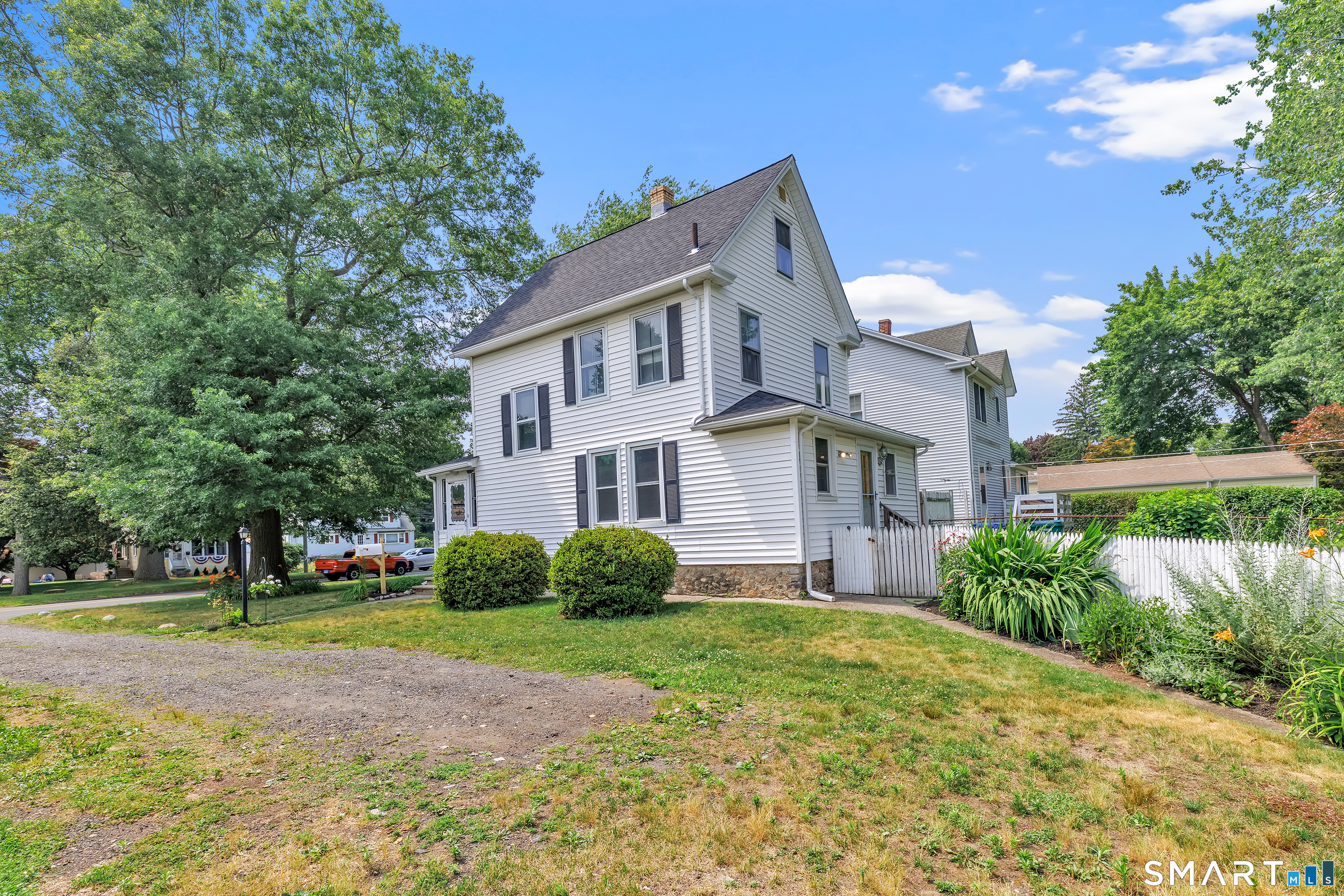 1326 Huntington Road, Stratford, CT 06614 | For Sale at $465,500