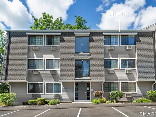  condo home for sale located at 187 Flax Hill Road, d11, Norwalk, CT 06854