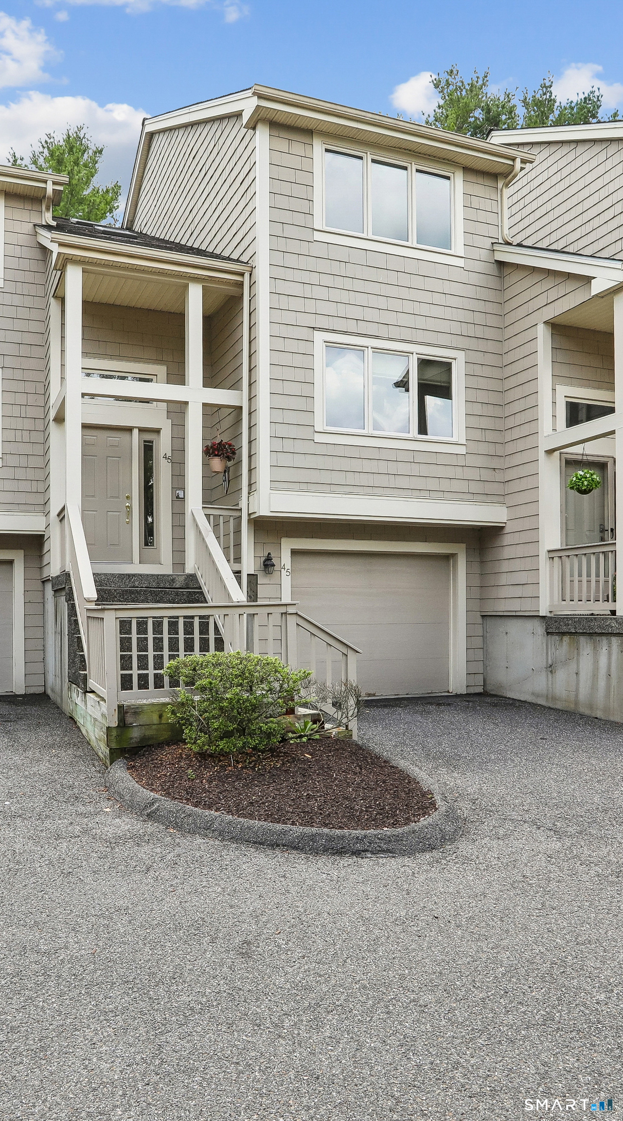11 Boulevard Drive, 10-45, Danbury, CT 06810 | For Sale at $469,000