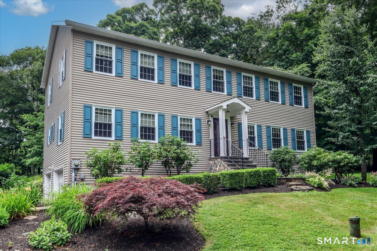 32 Country Way, Bethel, CT 06801 | For Sale at $815,000