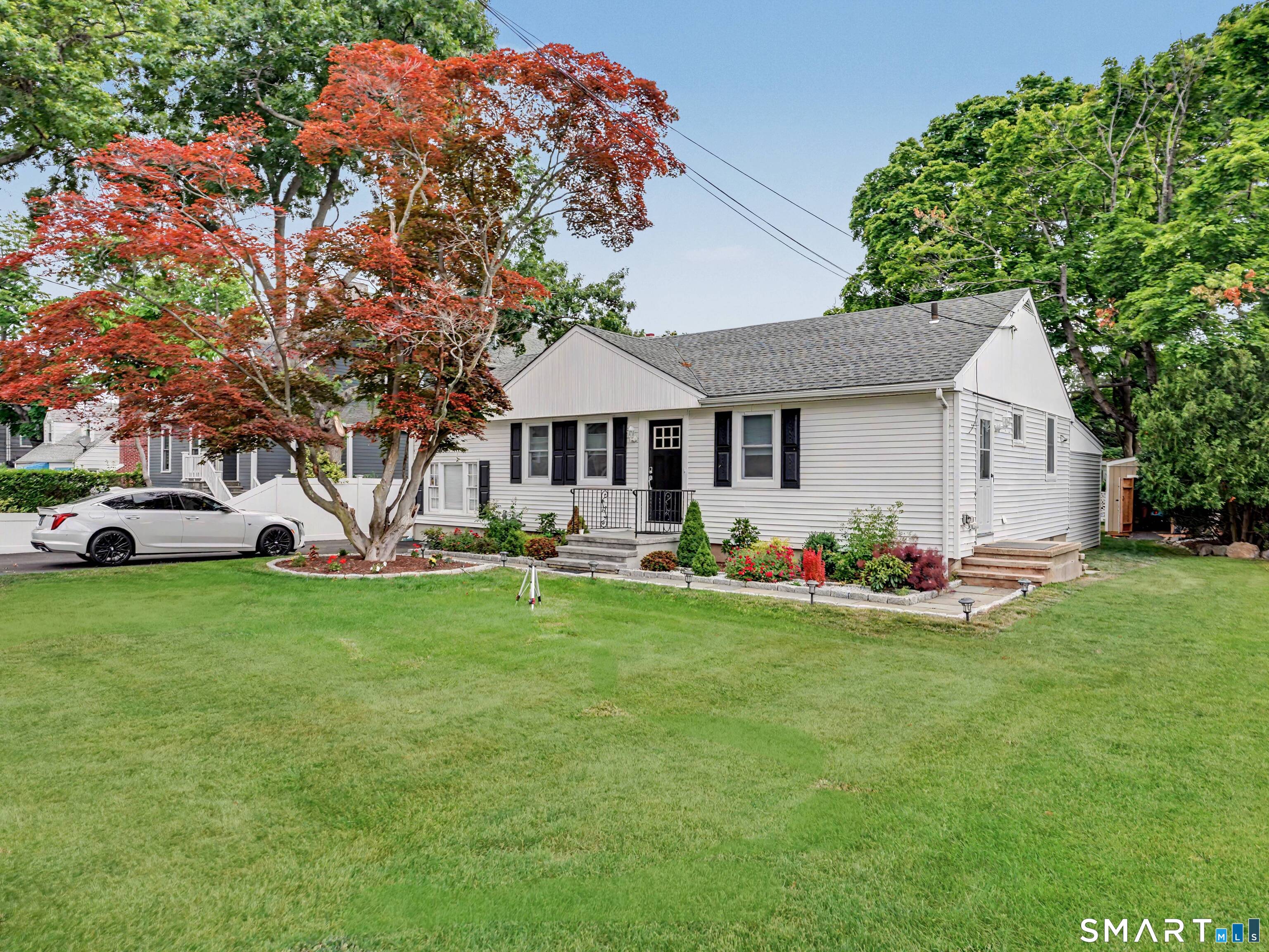 342 Weed Avenue, Stamford, CT 06902 | For Sale at $749,000
