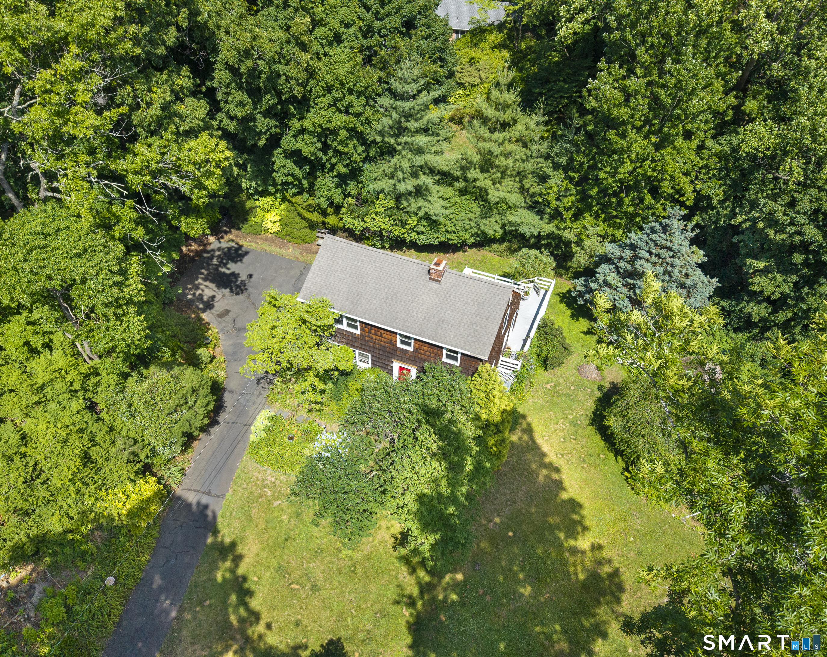 8 Oakledge Circle, Norwalk, CT 06854 | For Sale at $699,000