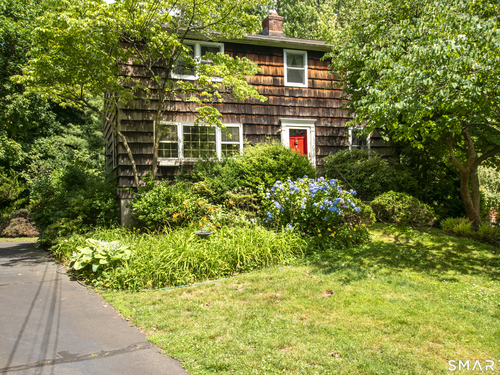  single family home for sale located at 8 Oakledge Circle, Norwalk, CT 06854