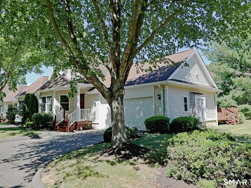  townhouse condo for sale located at 191 Summerfield Gardens, 191, Shelton, CT 06484