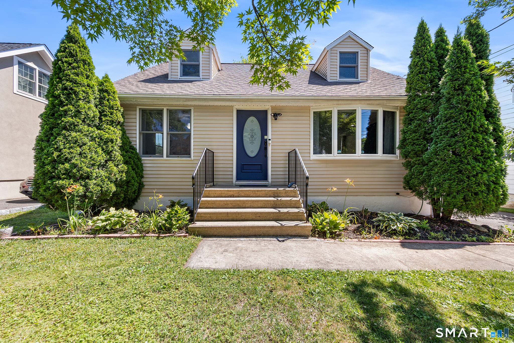 1710 Stratfield Road, Fairfield, CT 06825 | For Sale at $649,000