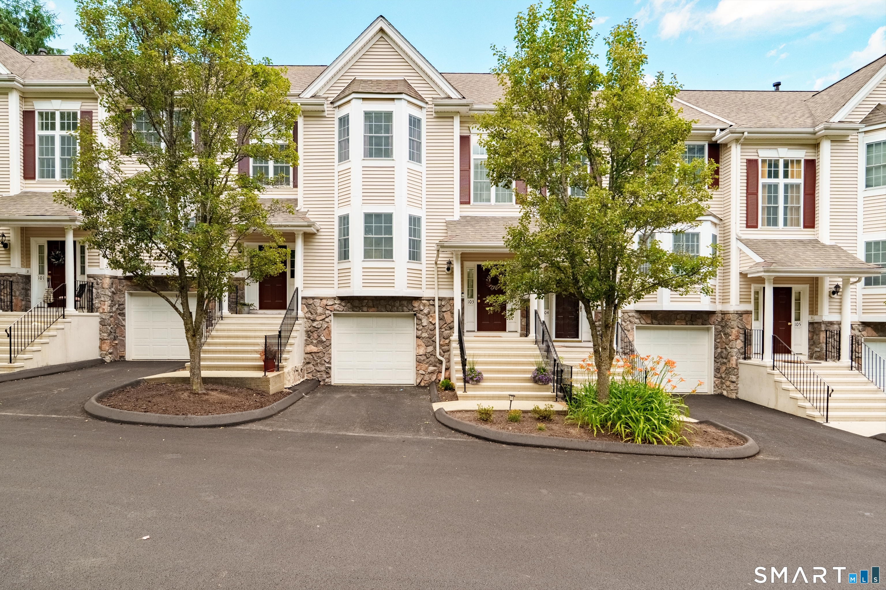 103 Larson Drive, 103, Danbury, CT 06810 | For Sale at $525,000
