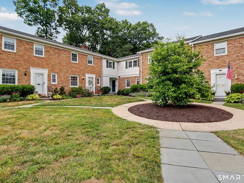  townhouse condo for sale located at 113 Heritage Hill Road, 113, New Canaan, CT 06840