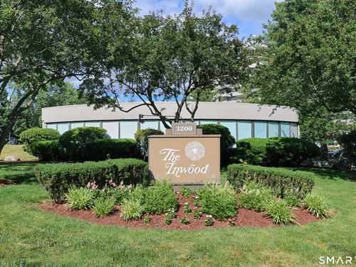  condo home for sale located at 3200 Park Avenue, 9d1, Bridgeport, CT 06604