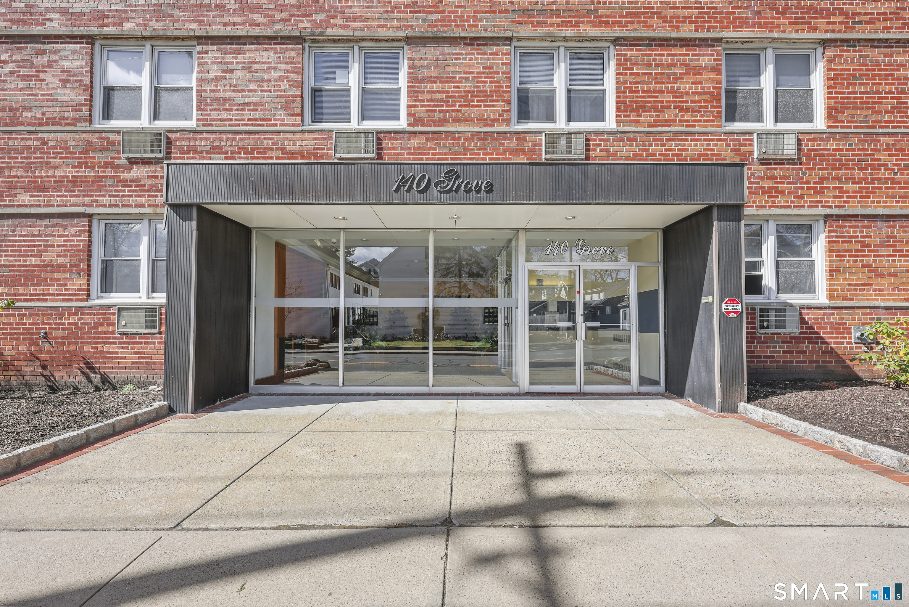 140 Grove Street, 4g, Stamford, CT 06901 | For Sale at $210,000