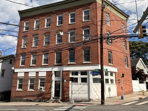  condo home for sale located at 290 West Main Street, 4, Stamford, CT 06902