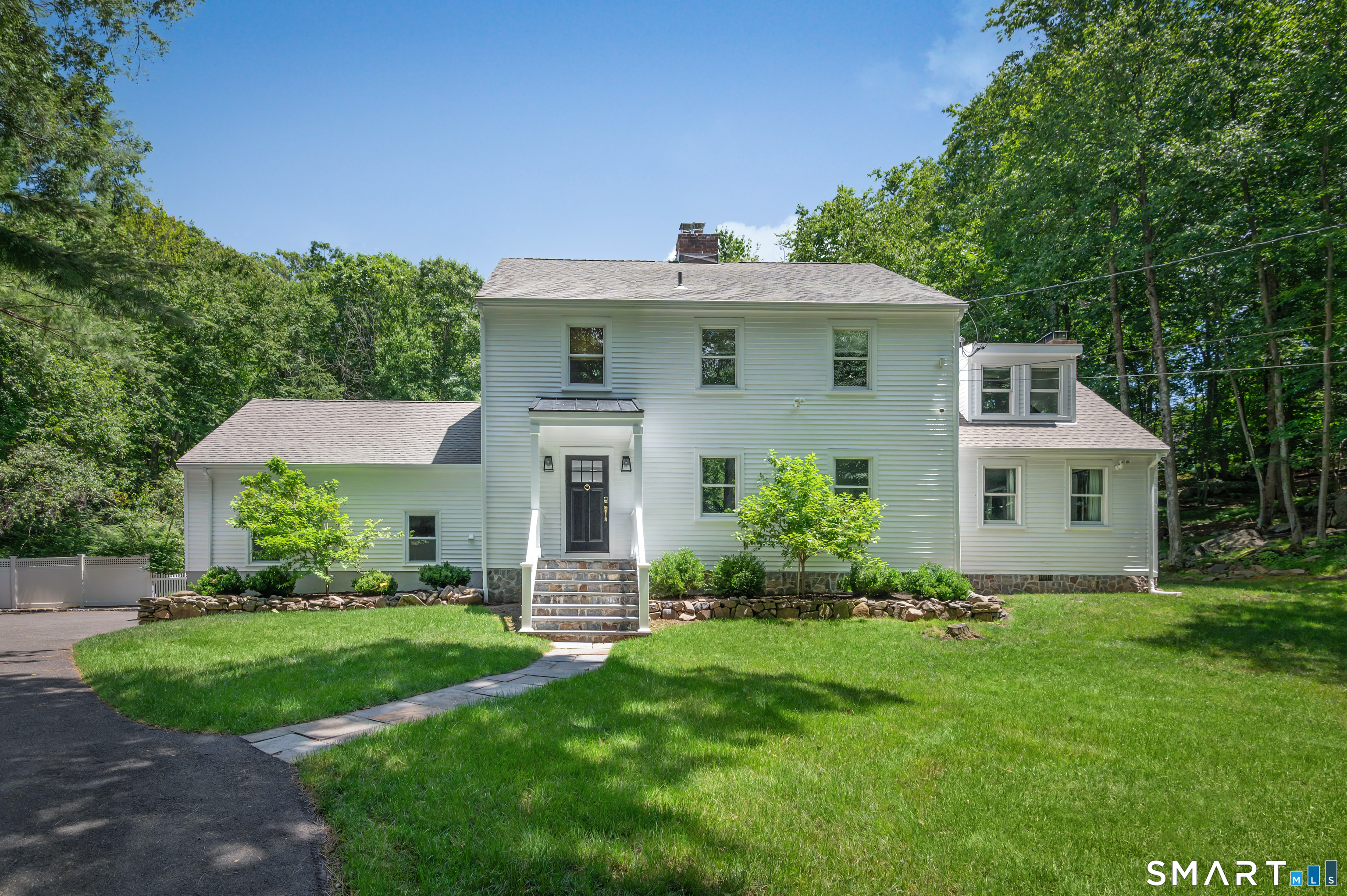 564 Barrack Hill Road, Ridgefield, CT 06877 | For Sale at $1,295,000