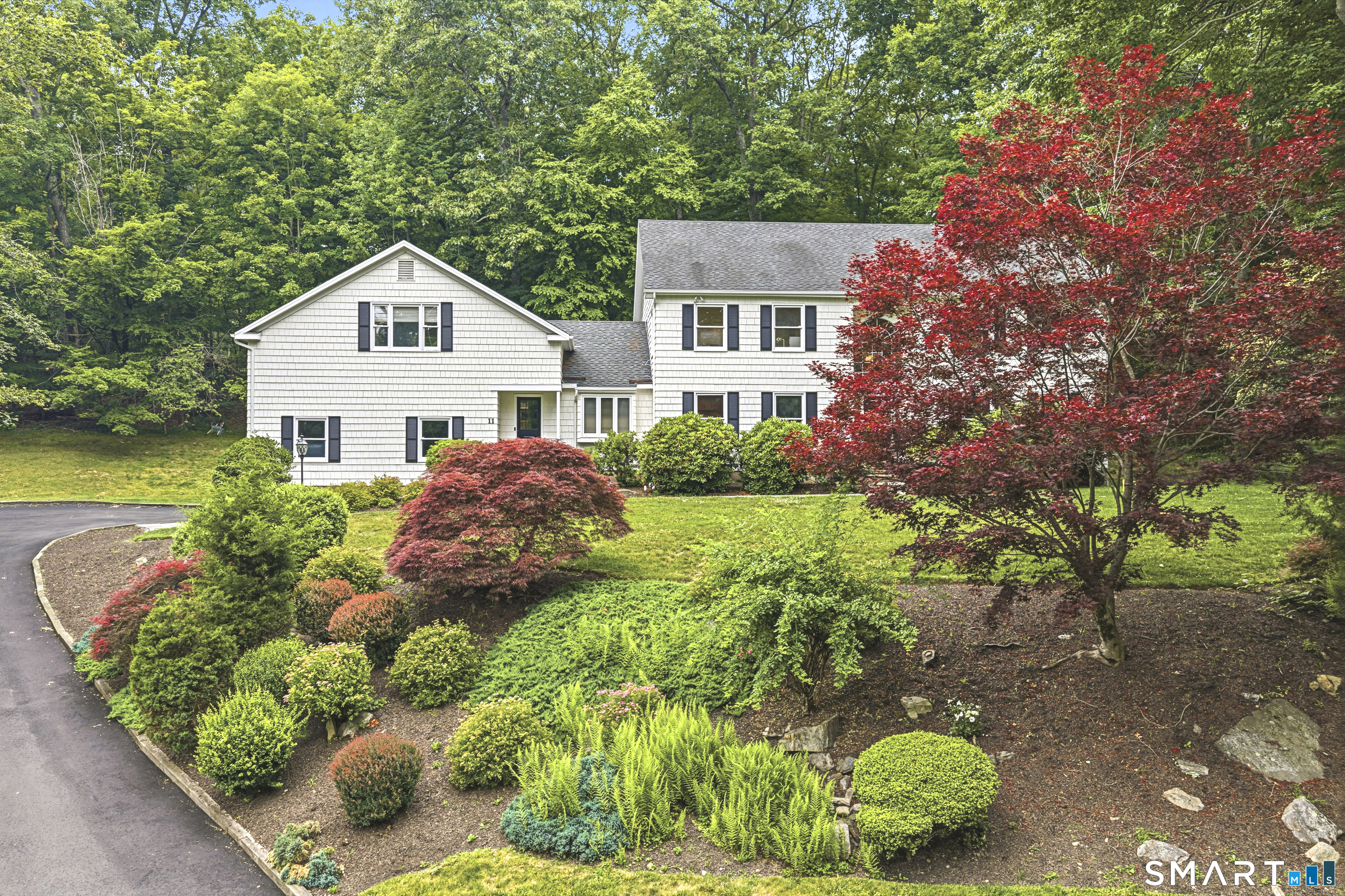 11 Hunt Lane, Weston, CT 06883 | For Sale at $1,399,995