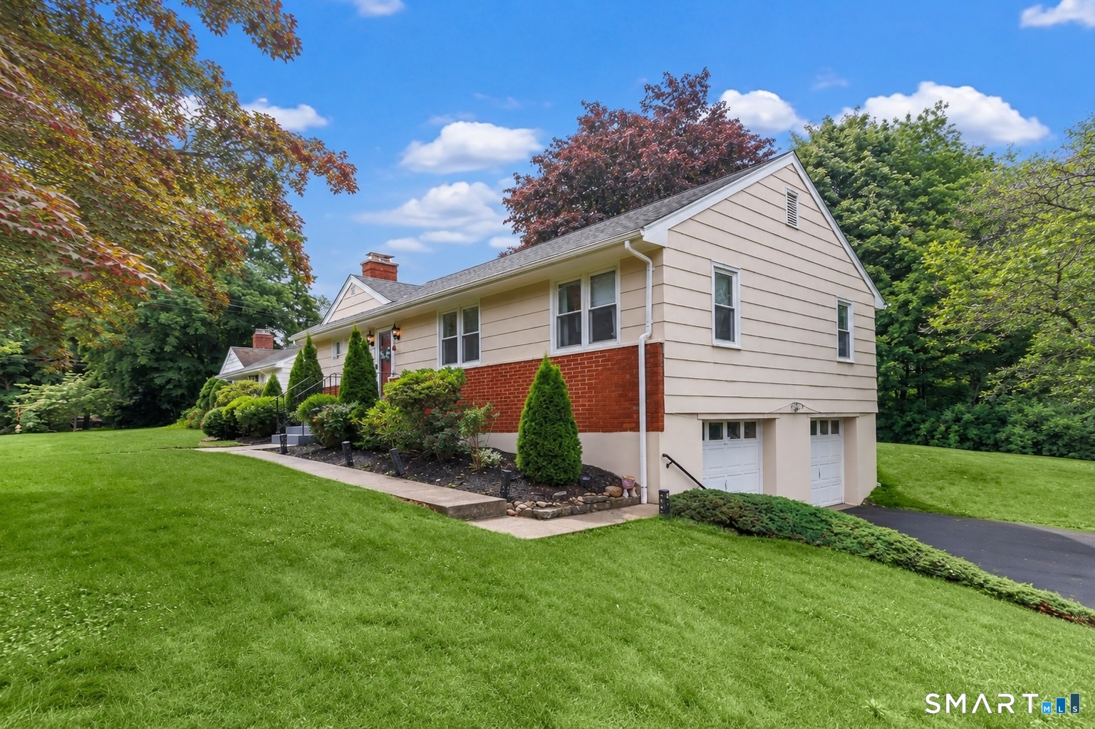 240 Blackhouse Road, Trumbull, CT 06611 | For Sale at $599,900